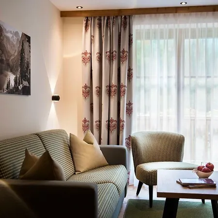 Hotel Seeblick 4*
